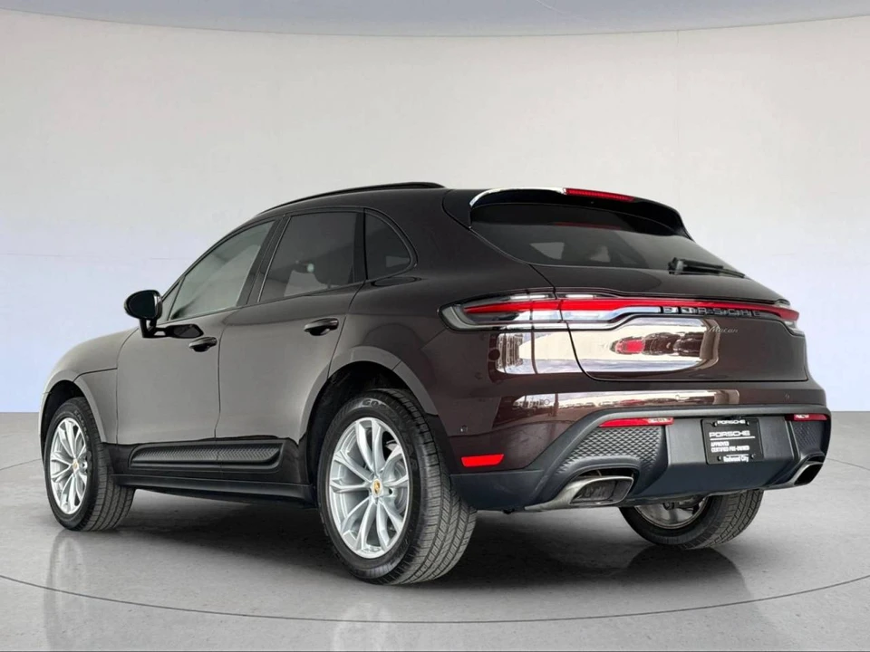 2022 Porsche Macan - Image 3 of 5