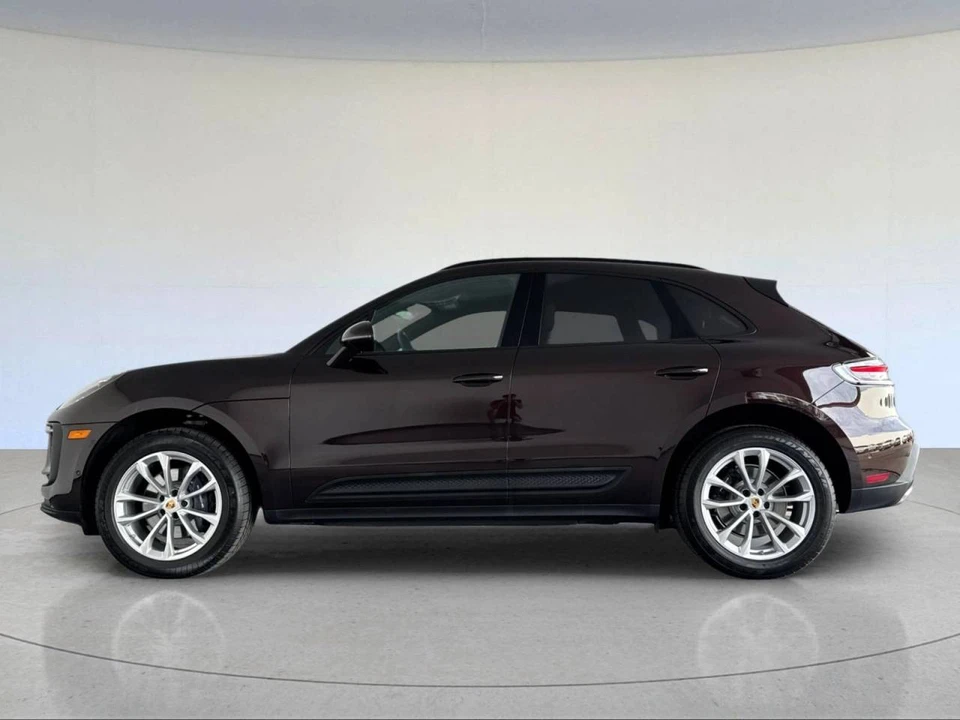 2022 Porsche Macan - Image 2 of 5