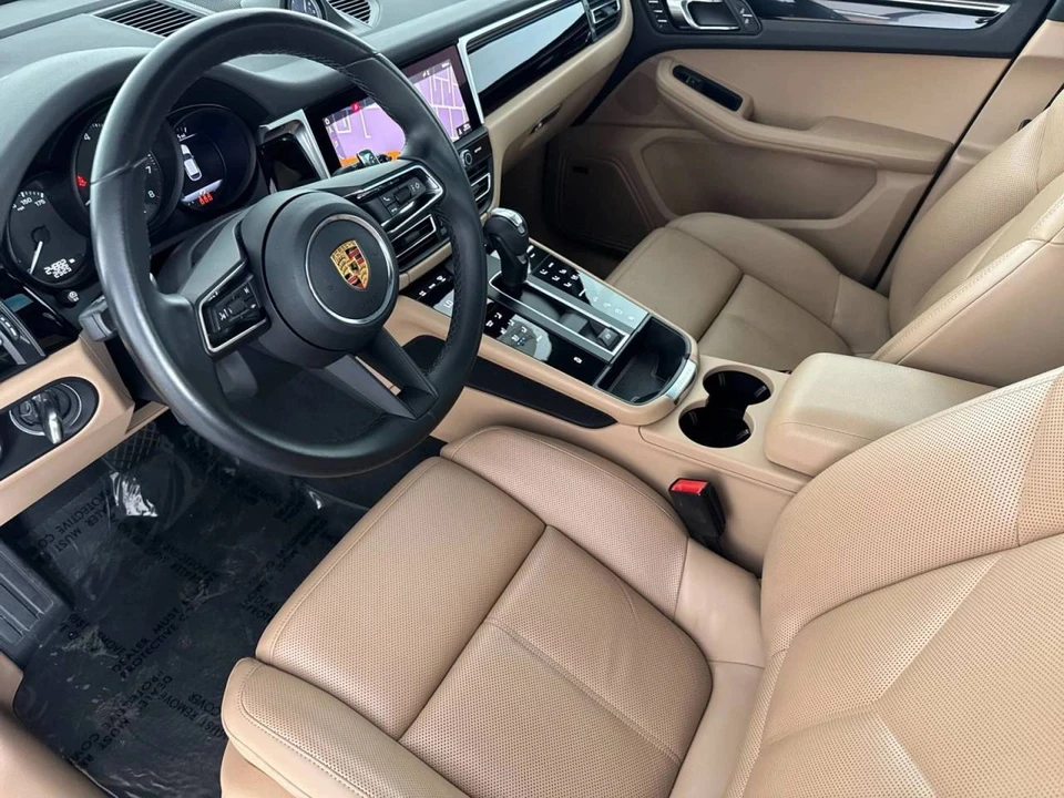 2022 Porsche Macan - Image 4 of 5