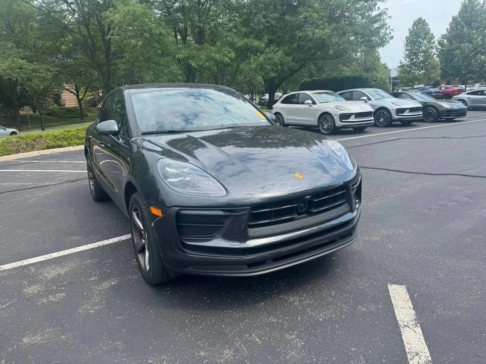 2022 Porsche Macan - Image 3 of 5