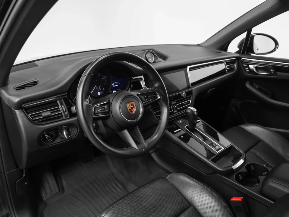 2022 Porsche Macan - Image 4 of 5