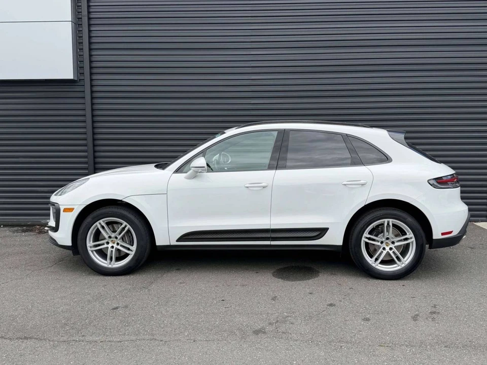 2022 Porsche Macan - Image 3 of 5