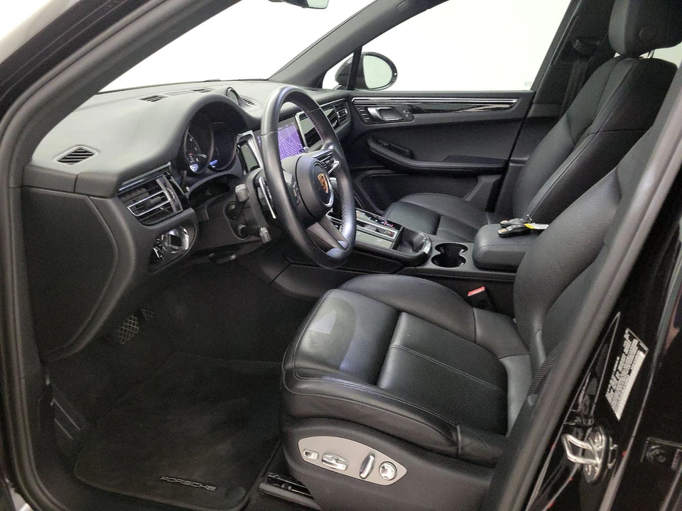 2022 Porsche Macan - Image 12 of 27