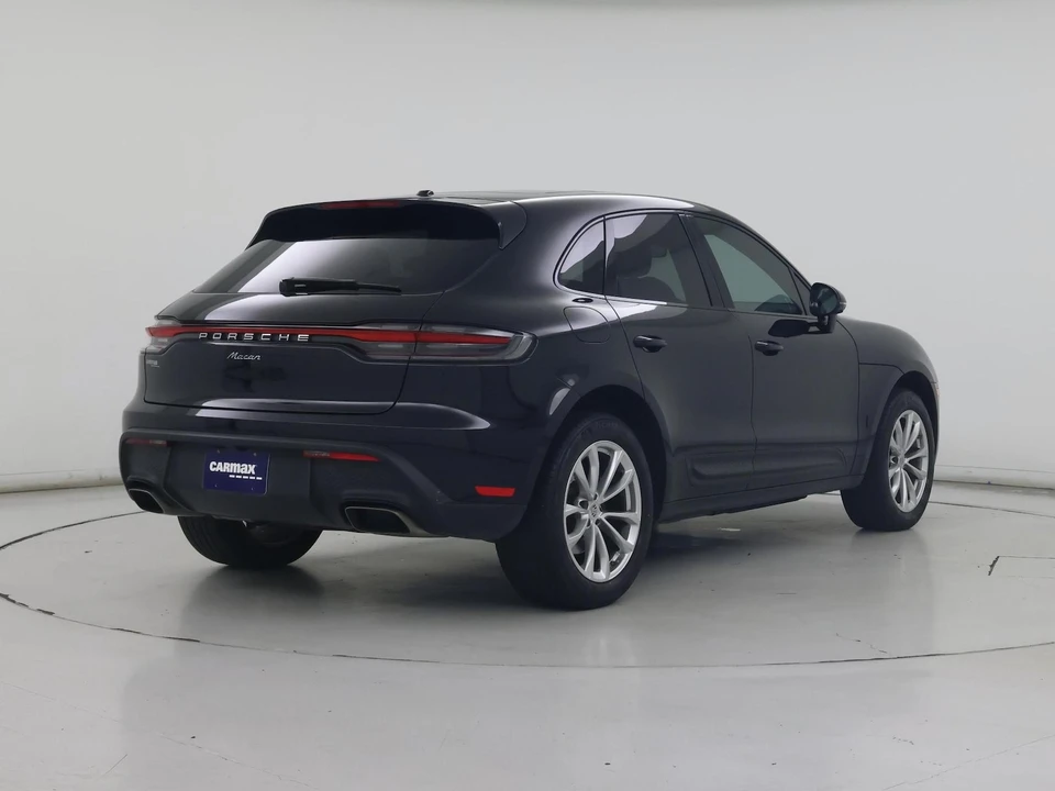 2022 Porsche Macan - Image 9 of 27