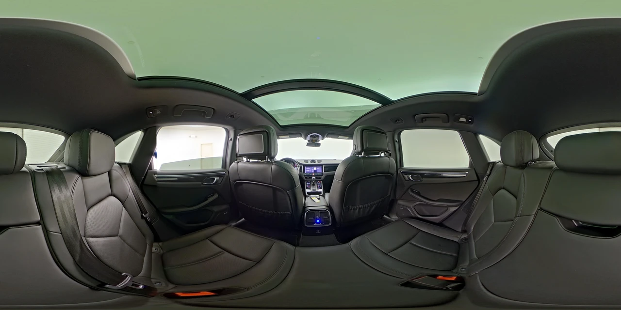 2022 Porsche Macan - Image 26 of 27