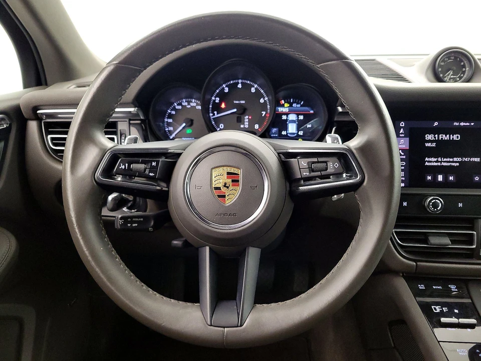 2022 Porsche Macan - Image 11 of 28