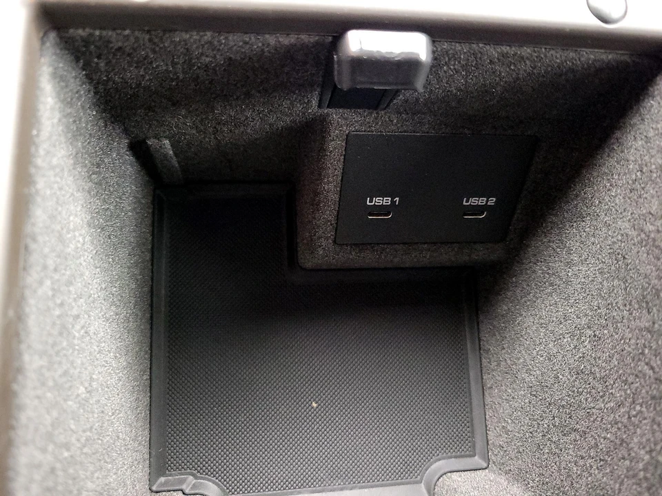 2022 Porsche Macan - Image 19 of 28