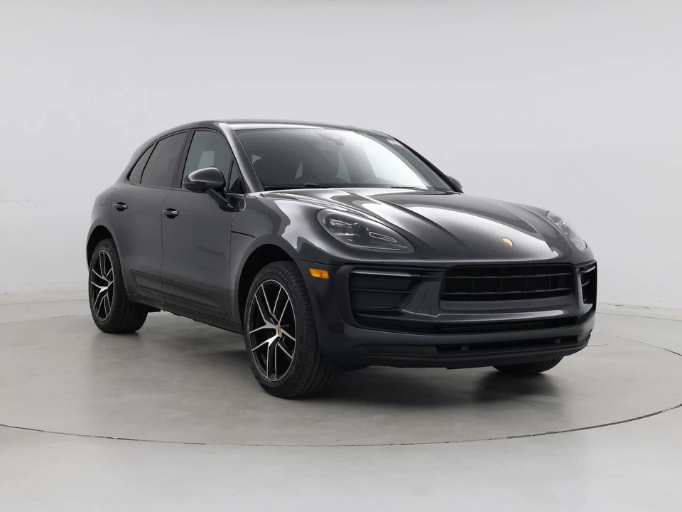 2022 Porsche Macan - Image 2 of 28