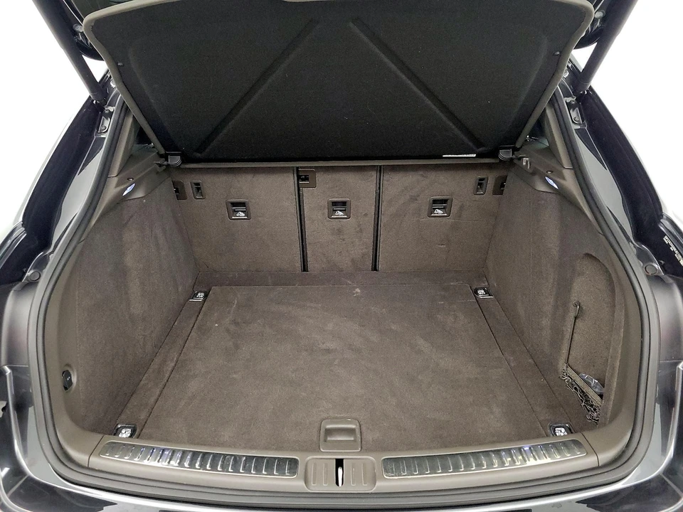2022 Porsche Macan - Image 22 of 28