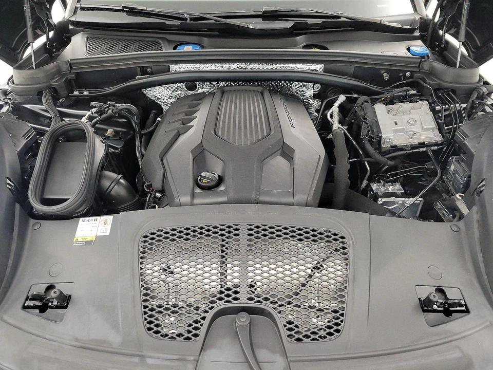 2022 Porsche Macan - Image 23 of 28