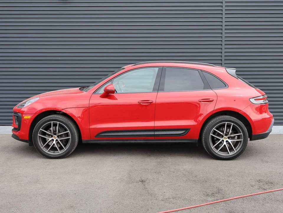 2022 Porsche Macan - Image 2 of 5