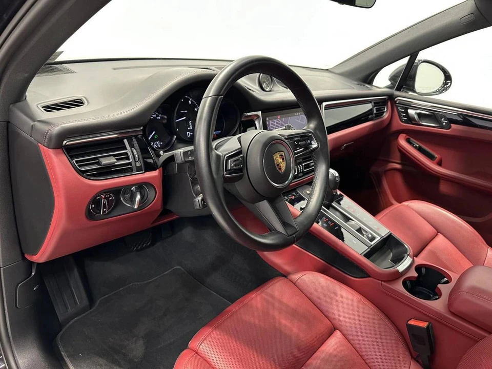 2022 Porsche Macan - Image 4 of 5
