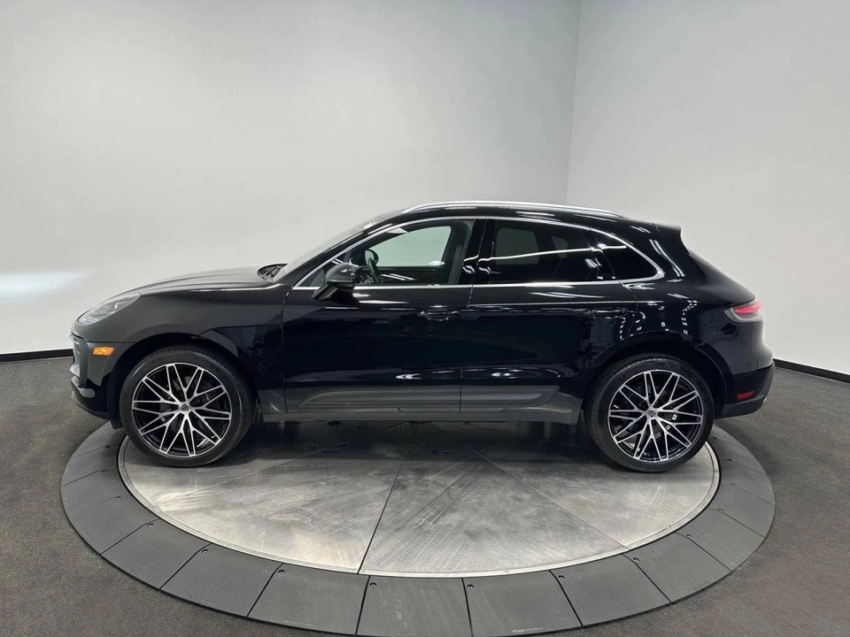 2022 Porsche Macan - Image 2 of 5