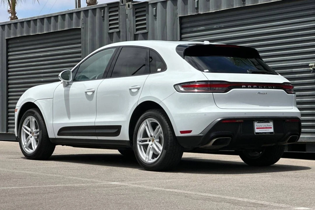 2022 Porsche Macan - Image 3 of 5