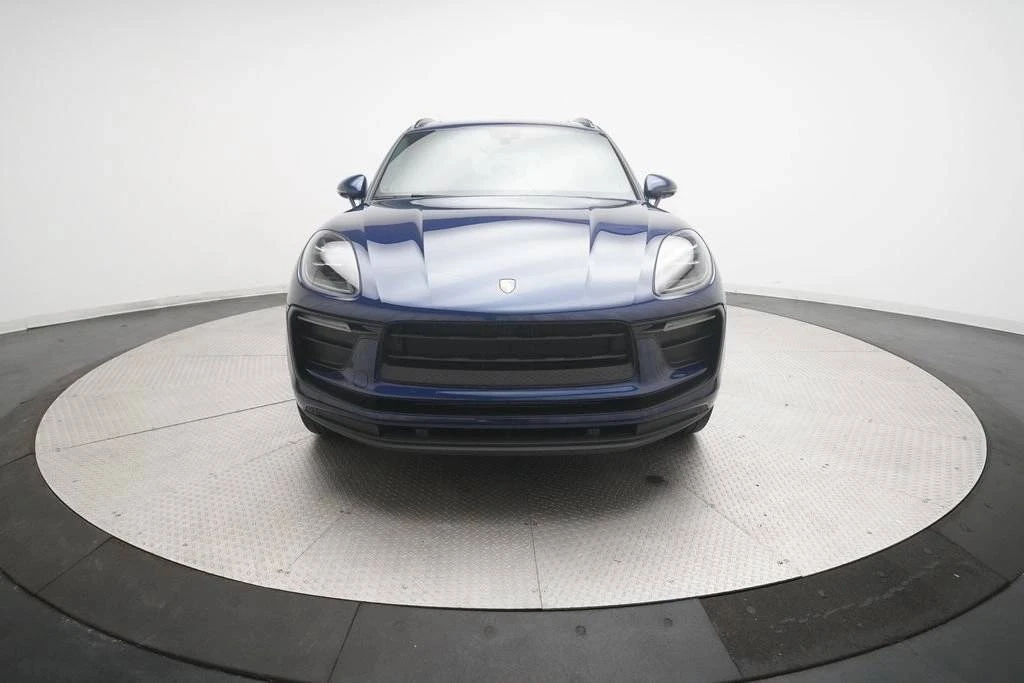 2022 Porsche Macan - Image 2 of 5