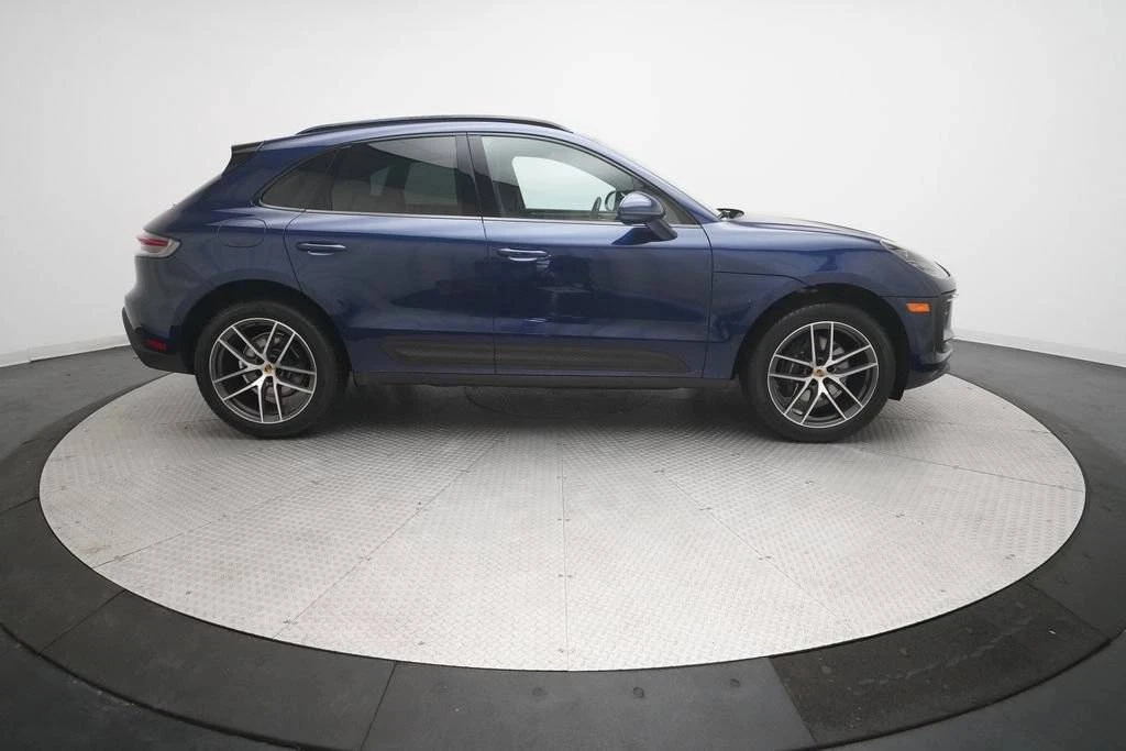 2022 Porsche Macan - Image 4 of 5