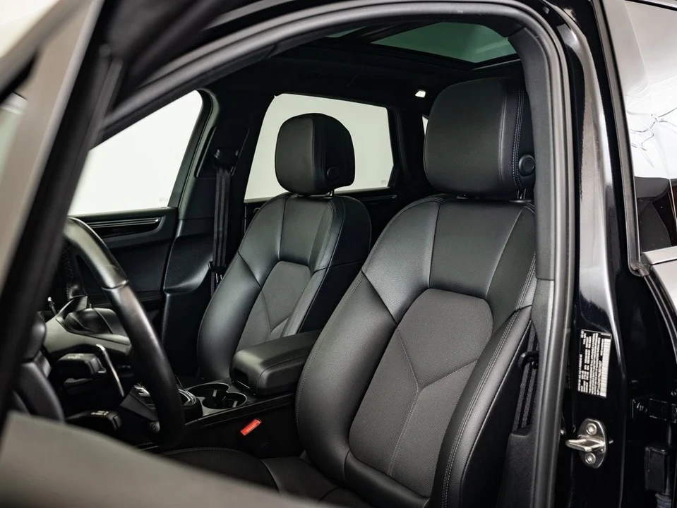 2022 Porsche Macan - Image 5 of 21