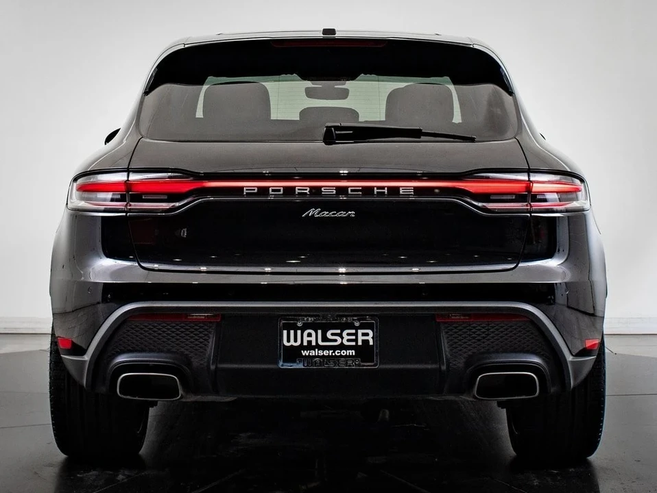 2022 Porsche Macan - Image 7 of 21