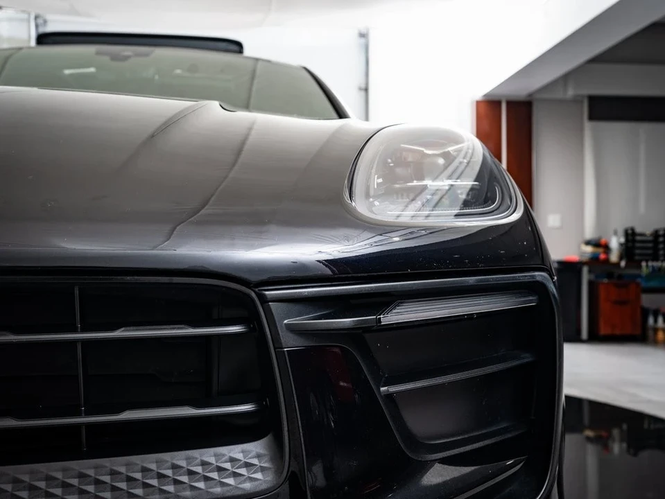 2022 Porsche Macan - Image 14 of 21