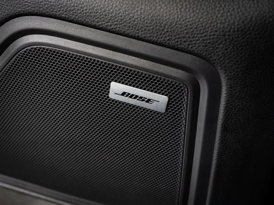 2022 Porsche Macan - Image 20 of 21