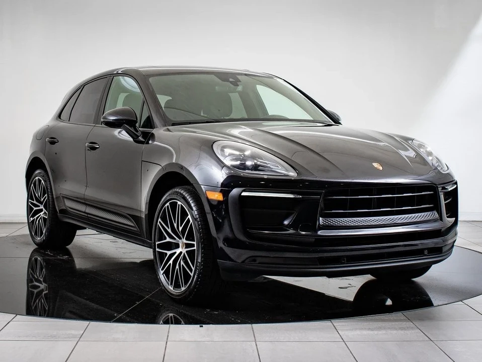 2022 Porsche Macan - Image 10 of 21