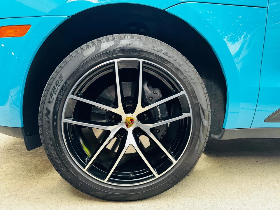 2022 Porsche Macan - Image 30 of 31