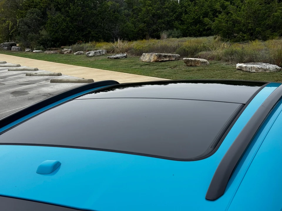 2022 Porsche Macan - Image 18 of 31
