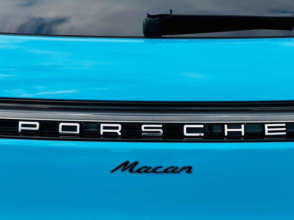 2022 Porsche Macan - Image 16 of 31