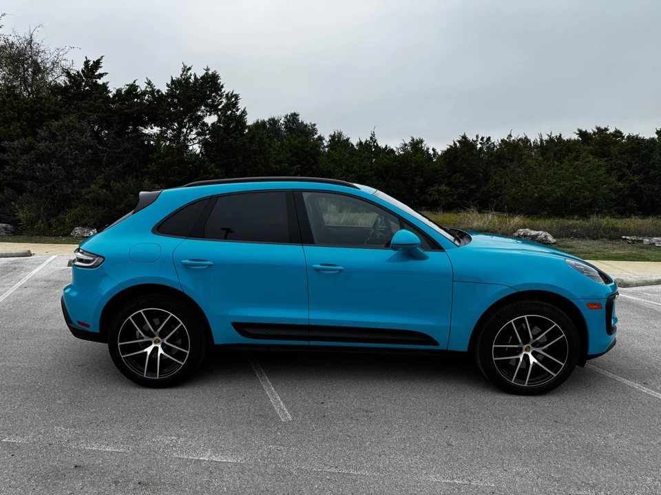 2022 Porsche Macan - Image 9 of 31