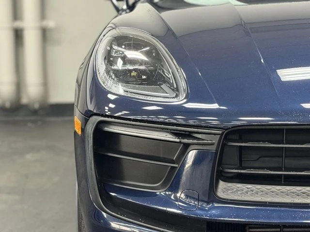 2022 Porsche Macan - Image 8 of 12