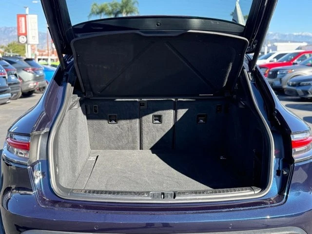 2022 Porsche Macan - Image 10 of 12