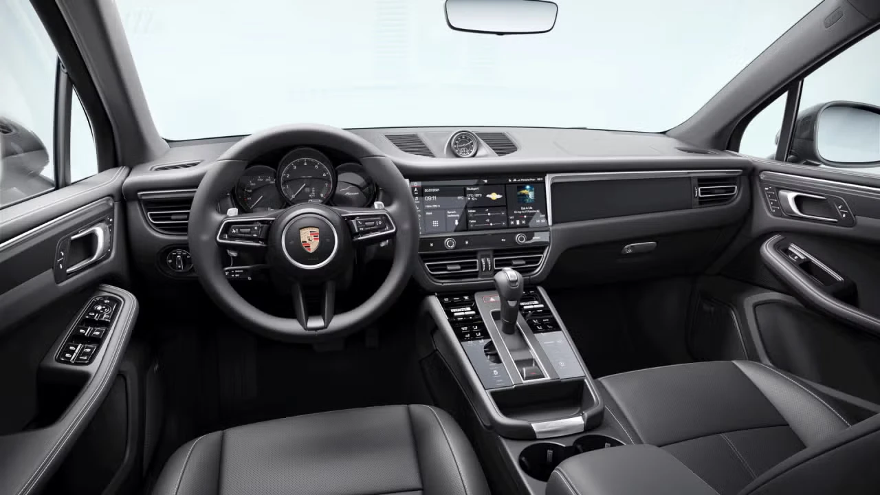 2022 Porsche Macan - Image 28 of 30