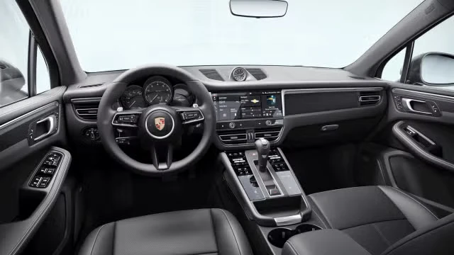 2022 Porsche Macan - Image 26 of 30