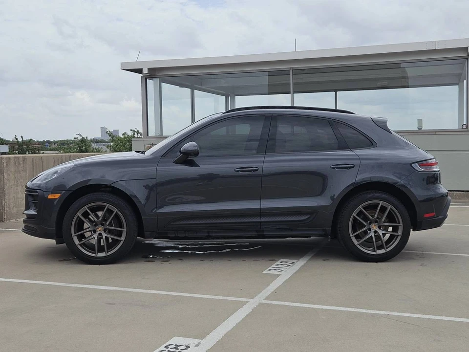 2022 Porsche Macan - Image 2 of 5