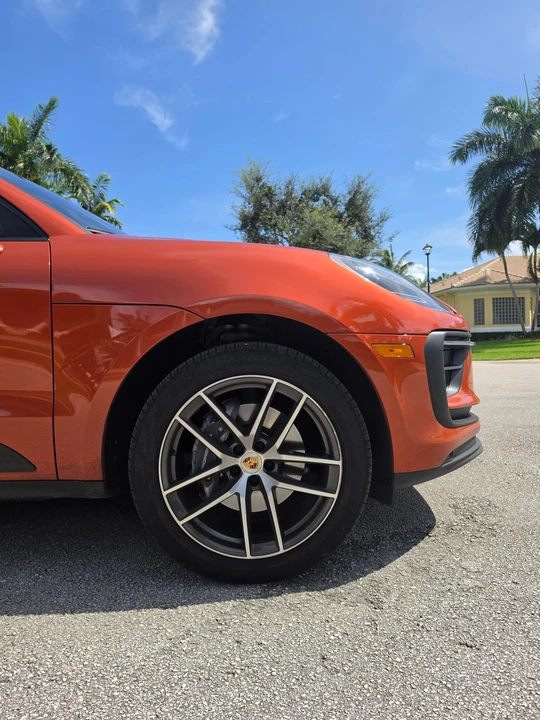 2022 Porsche Macan - Image 23 of 31