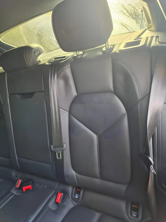 2022 Porsche Macan - Image 29 of 31