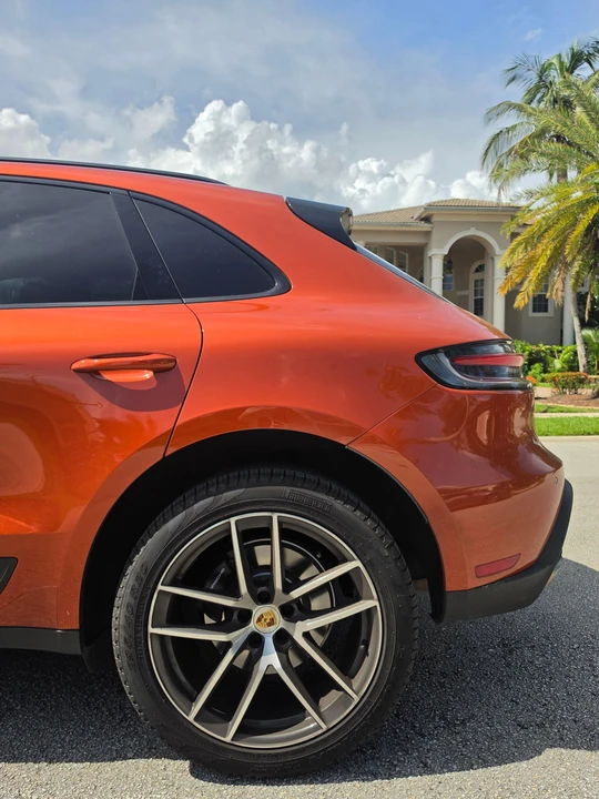 2022 Porsche Macan - Image 21 of 31