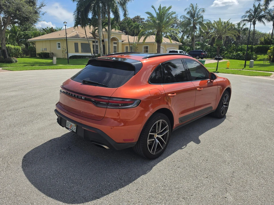 2022 Porsche Macan - Image 8 of 31