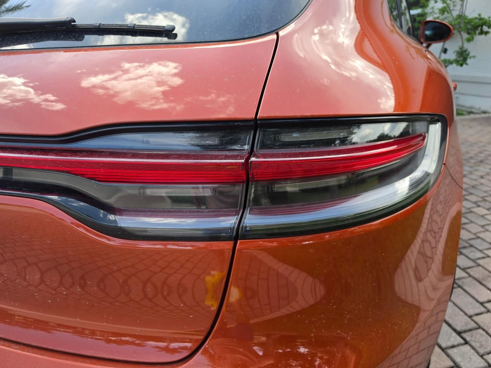 2022 Porsche Macan - Image 18 of 31