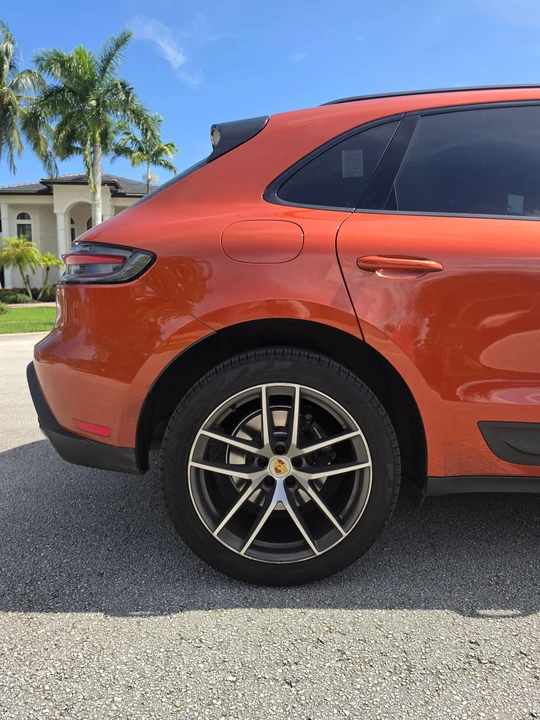 2022 Porsche Macan - Image 22 of 31