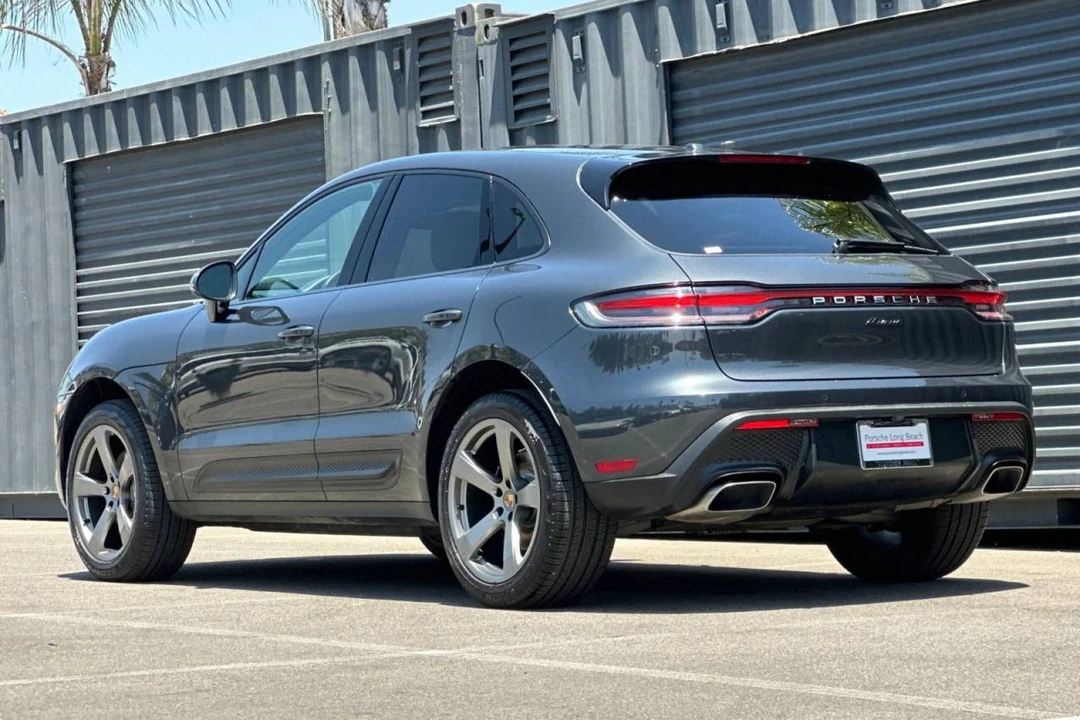 2022 Porsche Macan - Image 3 of 5