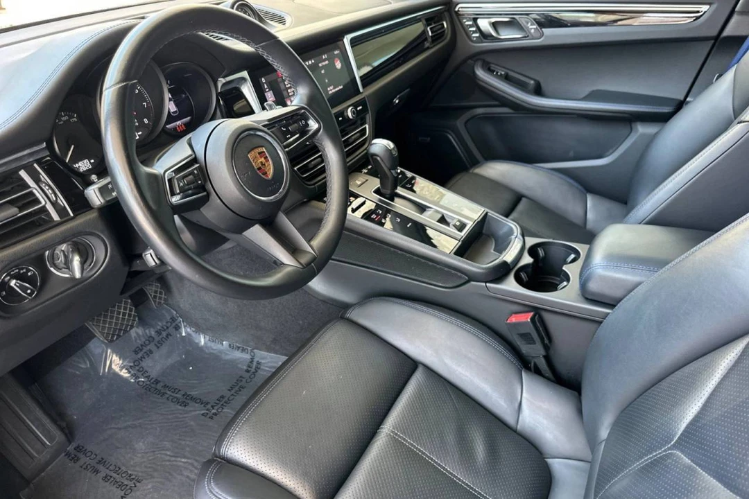 2022 Porsche Macan - Image 4 of 5