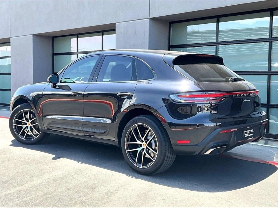 2022 Porsche Macan - Image 3 of 5