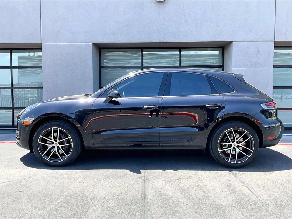 2022 Porsche Macan - Image 2 of 5