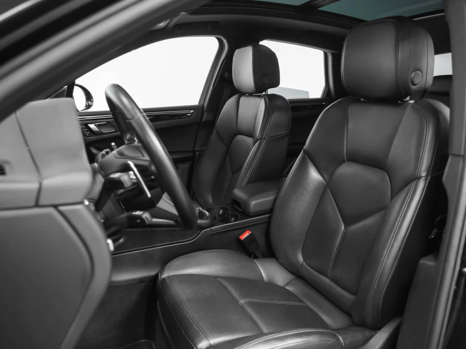 2022 Porsche Macan - Image 5 of 5