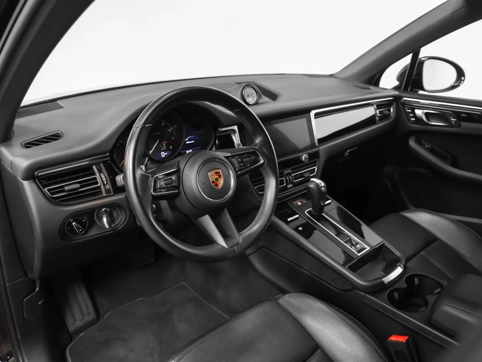2022 Porsche Macan - Image 4 of 5
