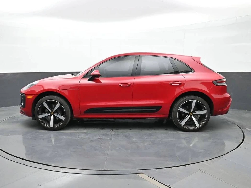 2022 Porsche Macan - Image 2 of 5