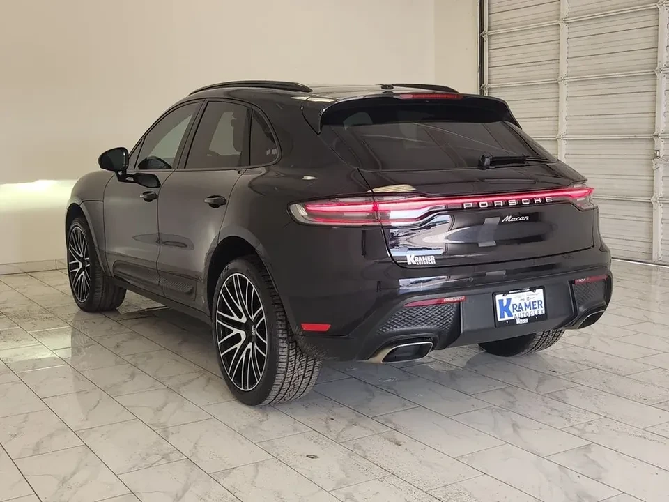 2022 Porsche Macan - Image 3 of 8