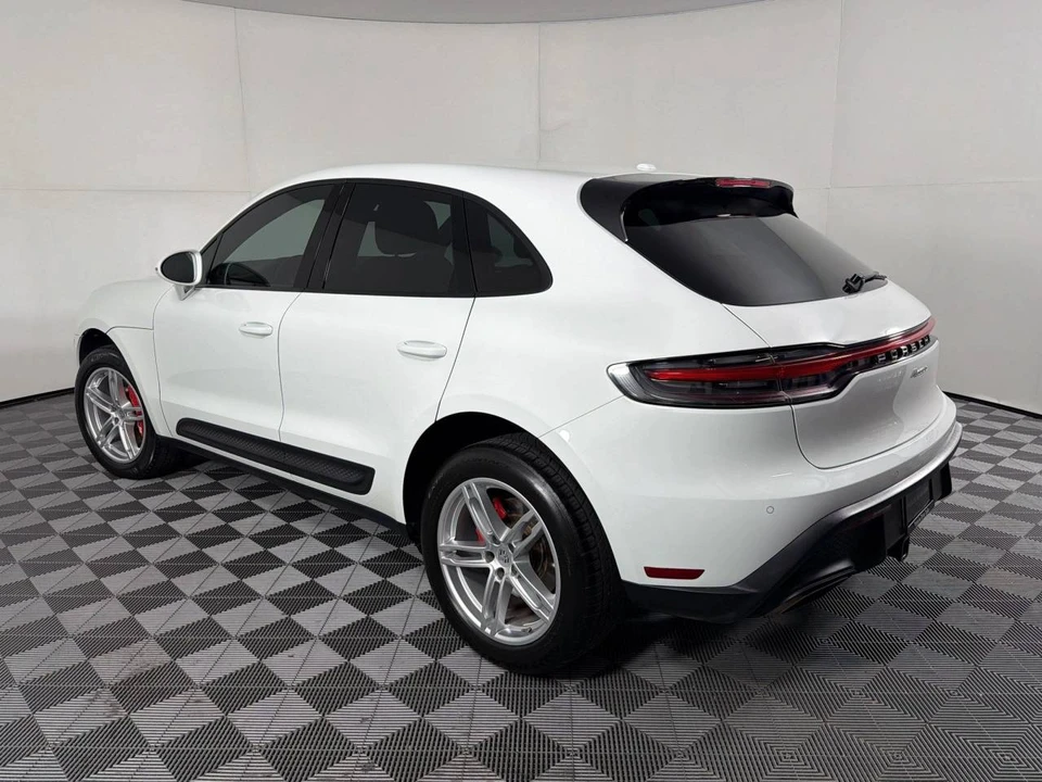 2022 Porsche Macan - Image 3 of 5