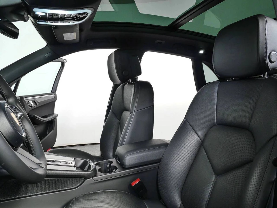 2022 Porsche Macan - Image 5 of 5